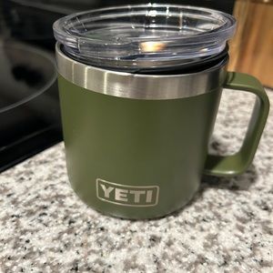Yeti 10oz tumbler with handle army green